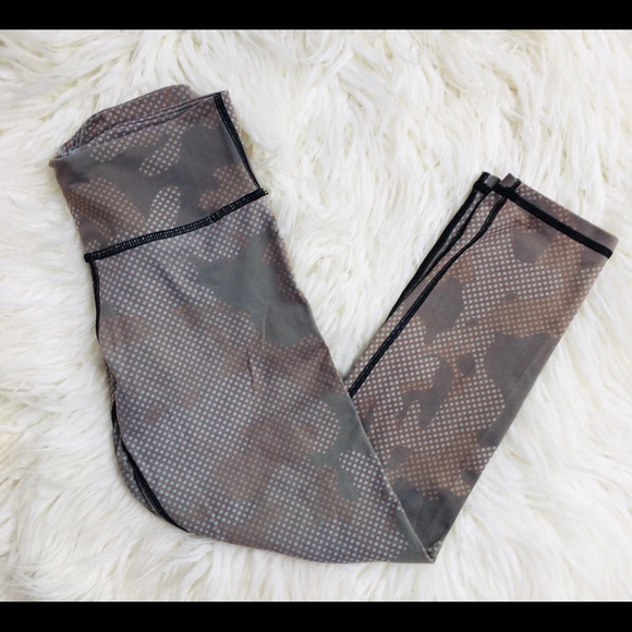 Rogue Fitness Leggings Green Camo Dot Print Athletic Leggings Size XS - Picture 2 of 5